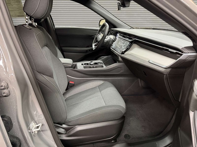 2026 Jeep Cherokee Laredo 4x4 Hybrid