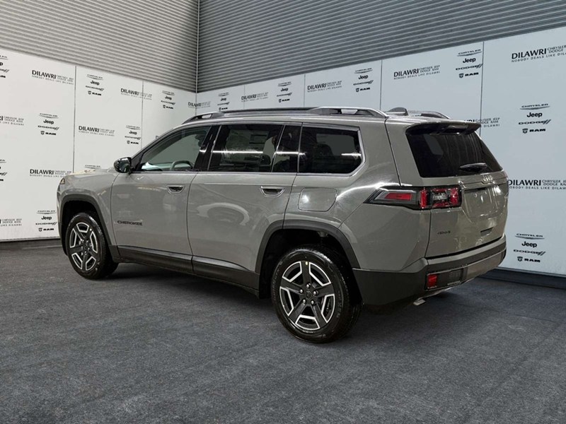 2026 Jeep Cherokee Laredo 4x4 Hybrid