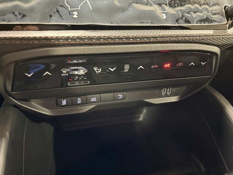 2026 Jeep Cherokee Limited 4x4 Hybrid