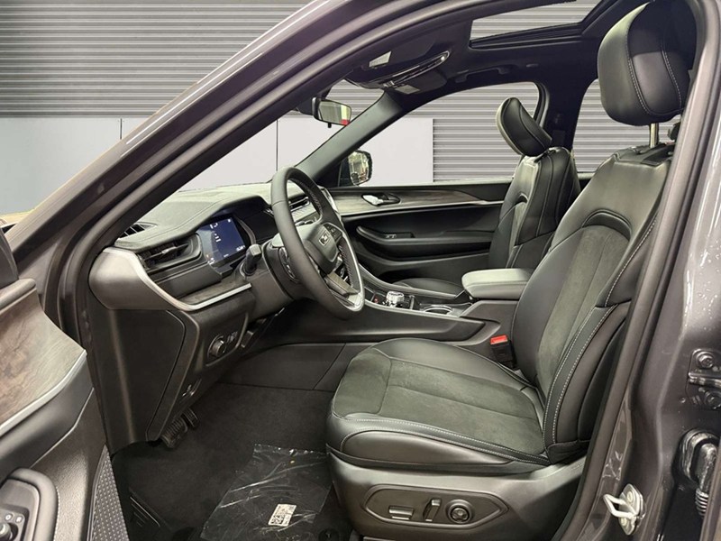 2026 Jeep Grand Cherokee L Altitude 4x4