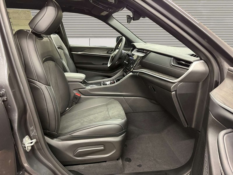 2026 Jeep Grand Cherokee L Altitude 4x4