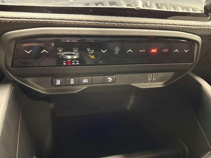 2026 Jeep Cherokee Limited 4x4 Hybrid