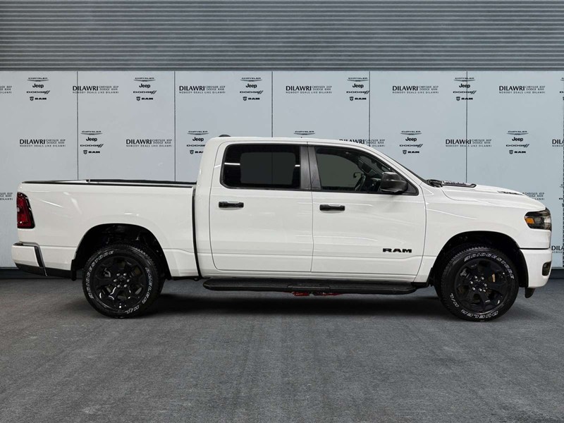 2026 RAM 1500 Black Express 4x4 Crew Cab 5'7" Box
