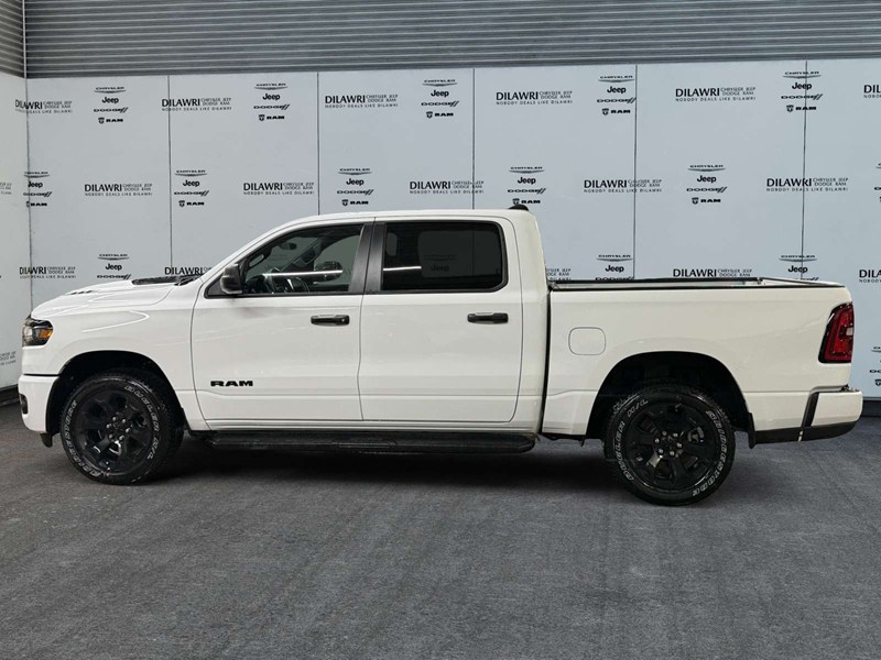 2026 RAM 1500 Black Express 4x4 Crew Cab 5'7" Box