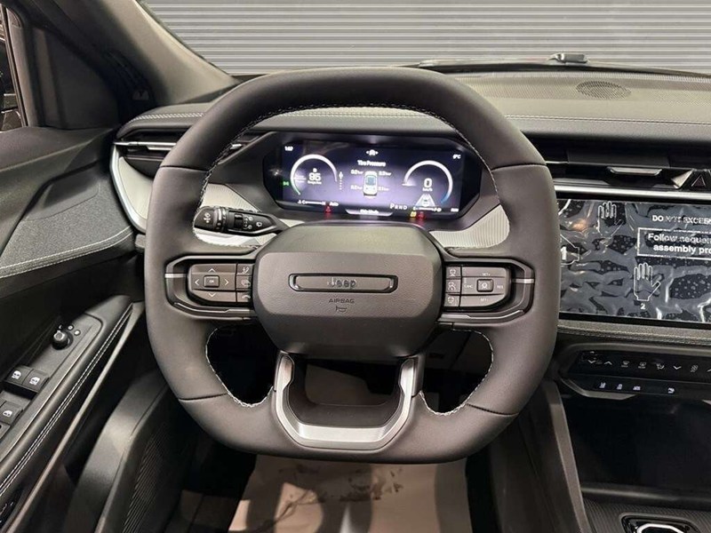 2026 Jeep Cherokee Laredo 4x4 Hybrid