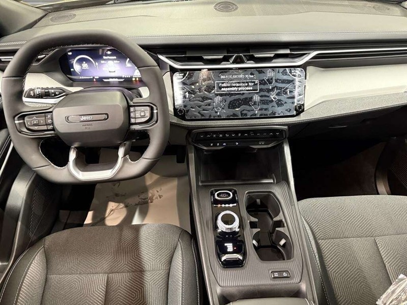 2026 Jeep Cherokee Laredo 4x4 Hybrid