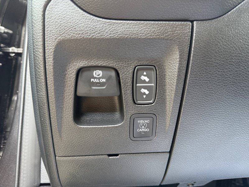 2025 RAM 1500 Big Horn 4x4 Crew Cab 5'7" Box