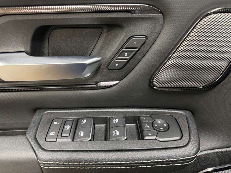 2026 RAM 1500 Sport 4x4 Crew Cab V8 HEMI 5'7" Box