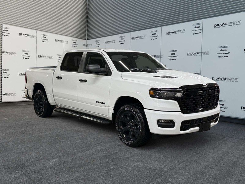 2026 RAM 1500 Black Express 4x4 Crew Cab 5'7" Box