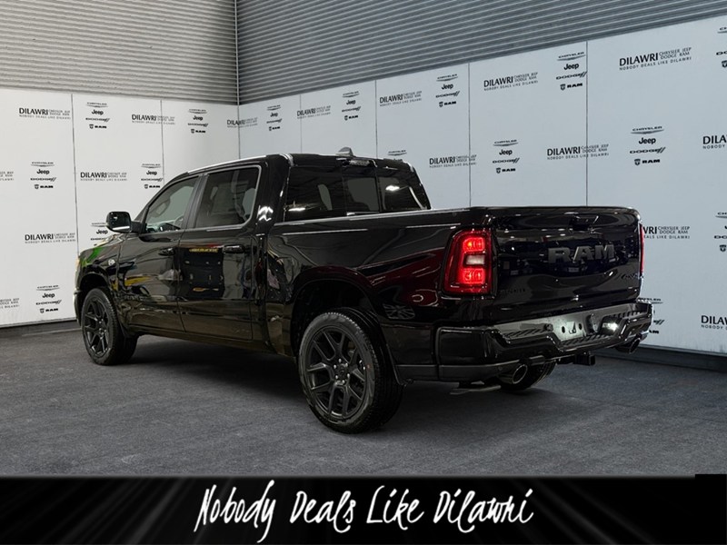 2026 RAM 1500 Sport 4x4 Crew Cab V8 HEMI 5'7" Box