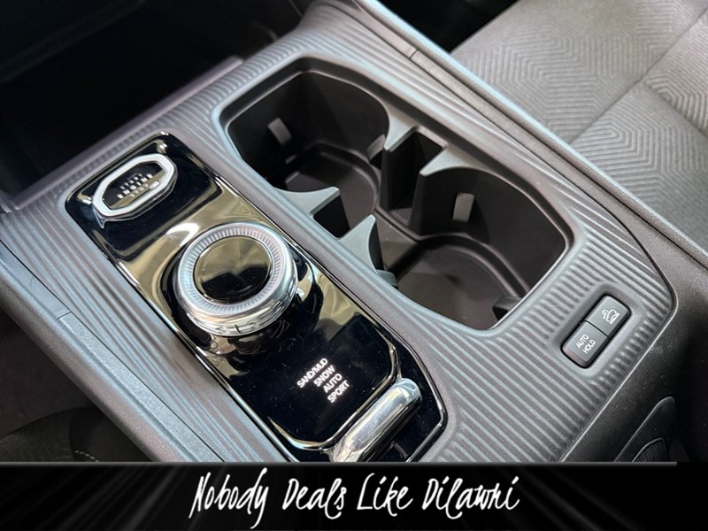 2026 Jeep Cherokee Laredo 4x4 Hybrid