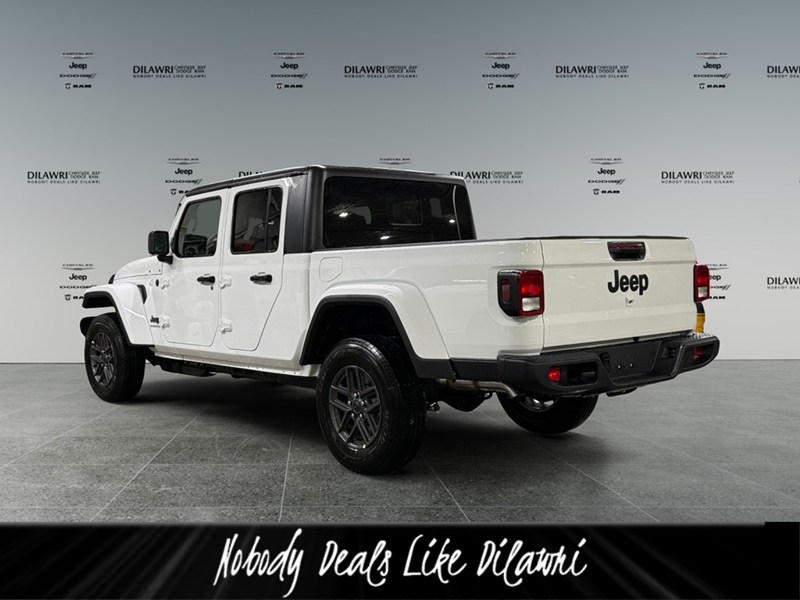 2026 Jeep Gladiator Sport S 4x4 V6