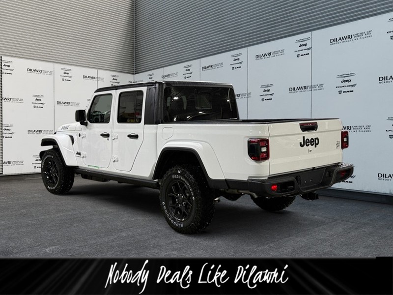 2026 Jeep Gladiator Willys 4x4 V6