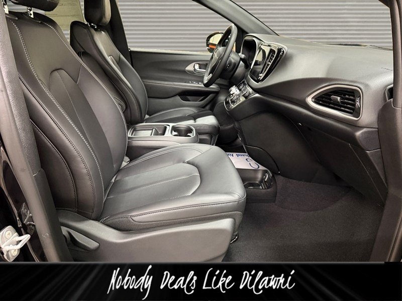 2027 Chrysler Grand Caravan SXT