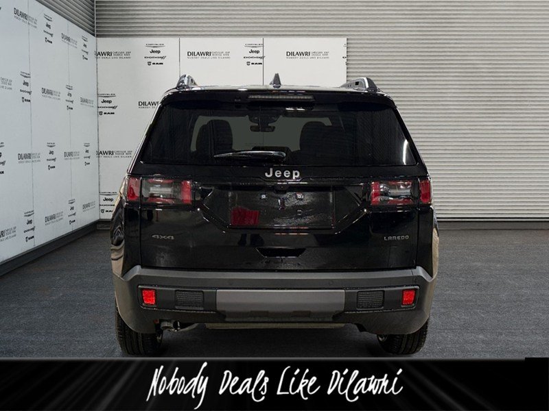 2026 Jeep Cherokee Laredo 4x4 Hybrid