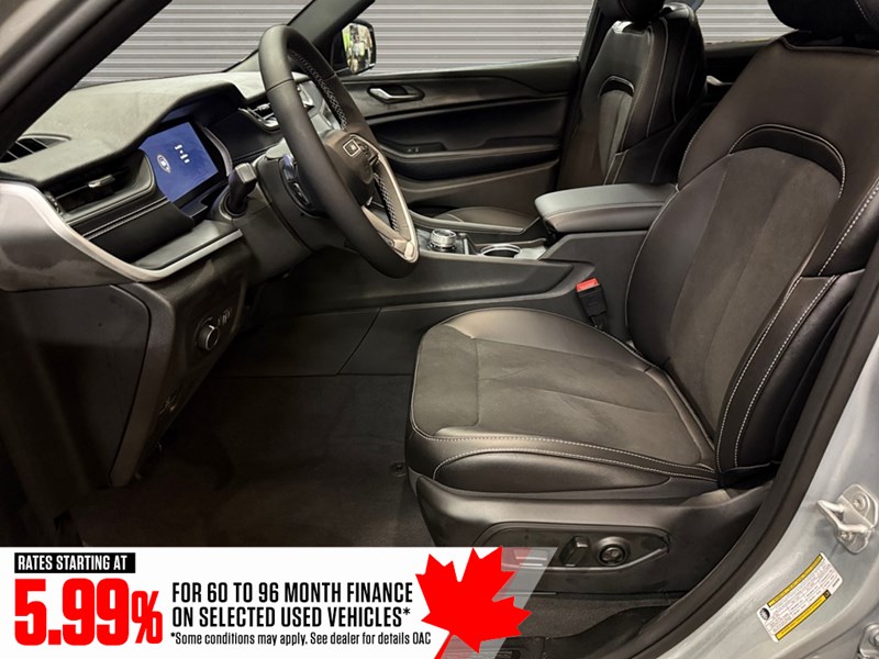 2024 Jeep Grand Cherokee Laredo 4x4