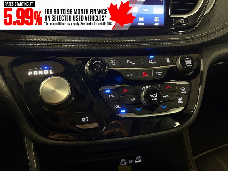 2025 Chrysler Pacifica Limited FWD