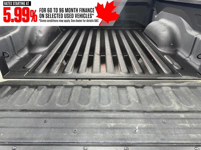 2022 RAM 1500 Classic Express 4x4 Crew Cab 5'7" Box