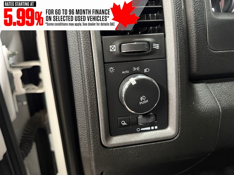 2022 RAM 1500 Classic Express 4x4 Crew Cab 5'7" Box