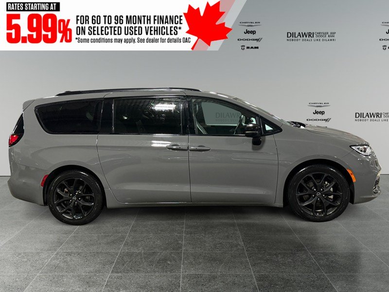 2025 Chrysler Pacifica Limited FWD