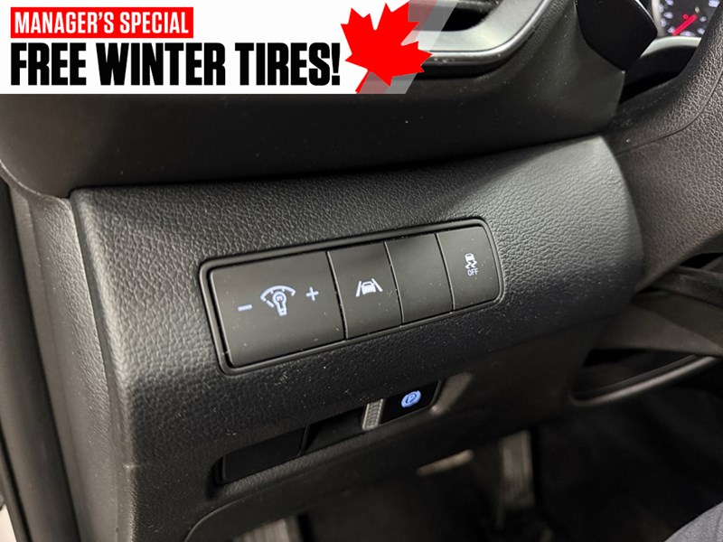 2023 Hyundai Santa Fe Preferred AWD WITH TWO SETS OF TIRES