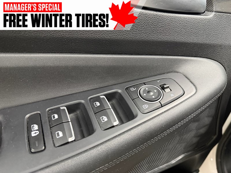 2023 Hyundai Santa Fe Preferred AWD WITH TWO SETS OF TIRES