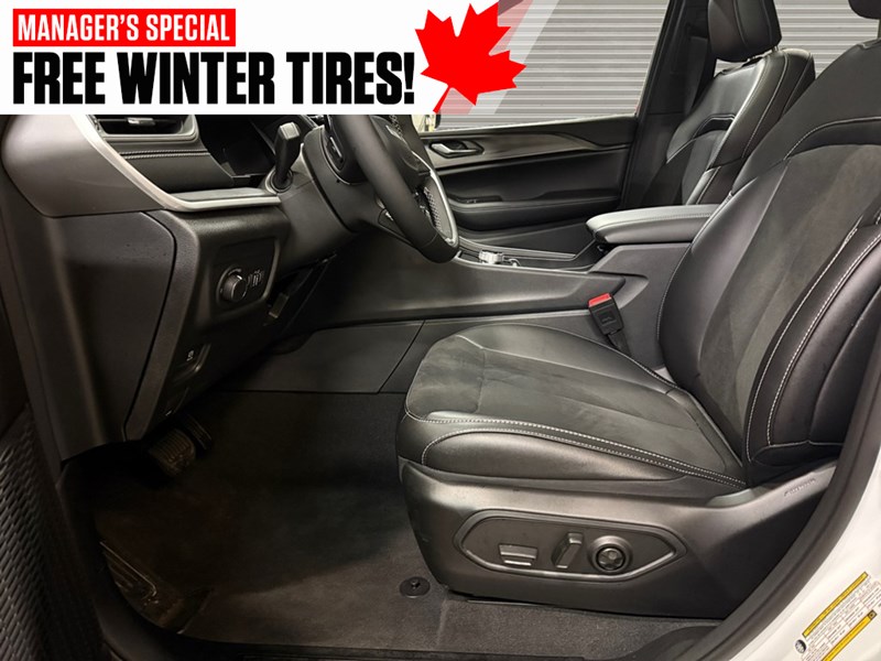 2024 Jeep Grand Cherokee Laredo 4x4