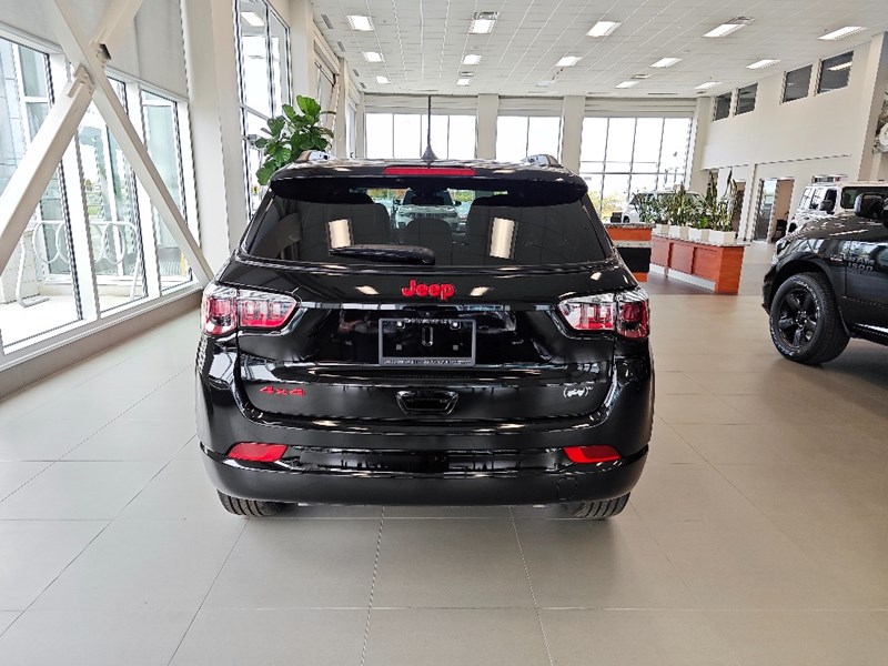 2023 Jeep Compass Limited 4x4 | Pano Roof, Leather, RED Edition