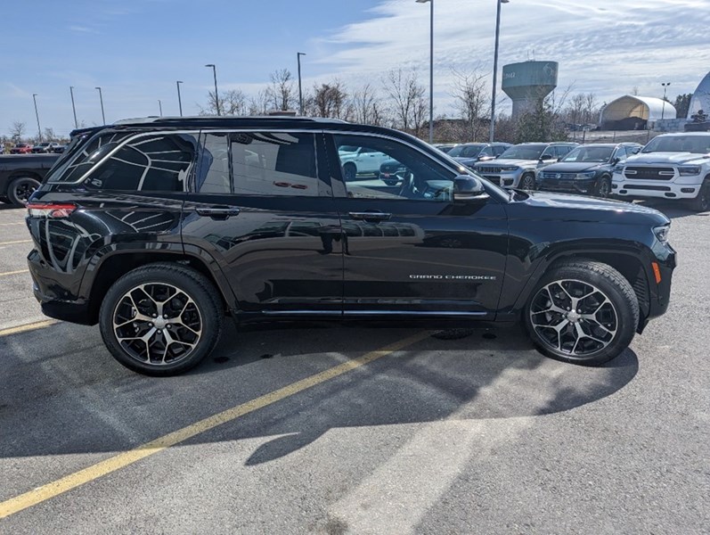 2023 Jeep Grand Cherokee 4xe Summit Reserve 4x4 | Hybrid, Leather, Pano Roof