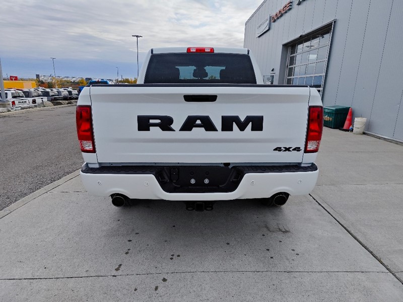 2023 RAM 1500 Classic Express 4x4 Crew Cab | Night Edition, Cold Weather
