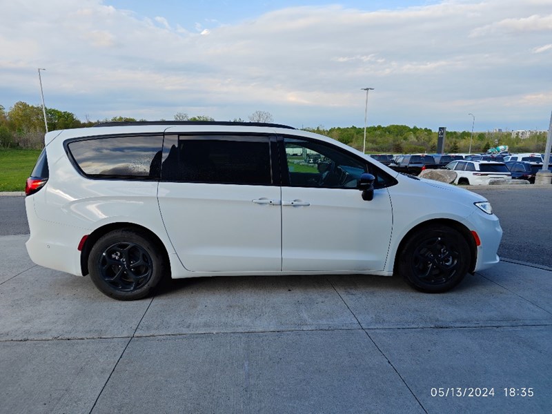 2024 Chrysler Pacifica Hybrid Premium S Appearance | DVD, Leather, Sunroof