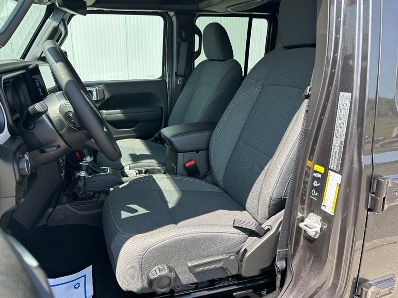 2025 Jeep Gladiator Willys 4x4