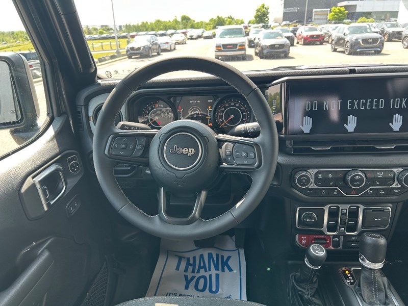 2025 Jeep Gladiator Willys 4x4