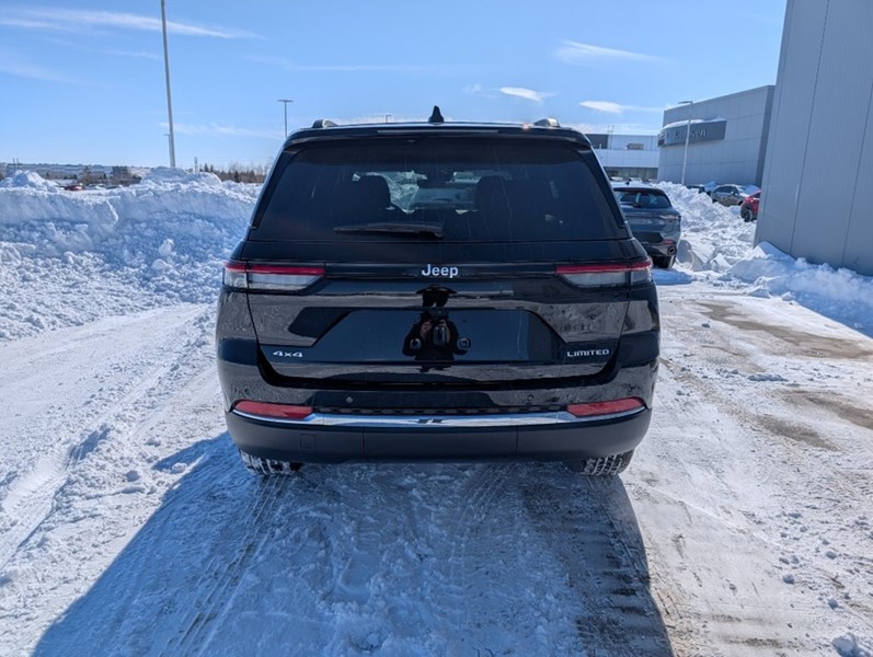 2025 Jeep Grand Cherokee Limited 4x4 | Pano Roof, Tow Package