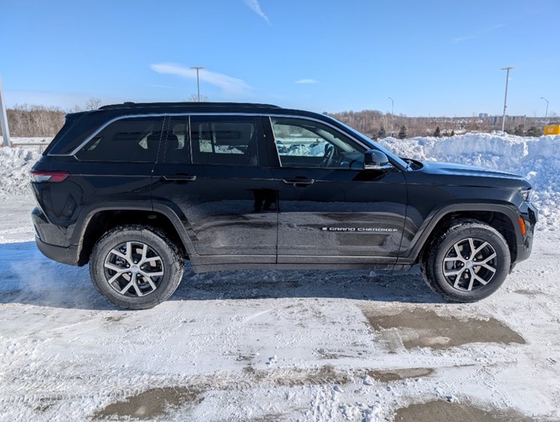 2025 Jeep Grand Cherokee Limited 4x4 | Pano Roof, Tow Package