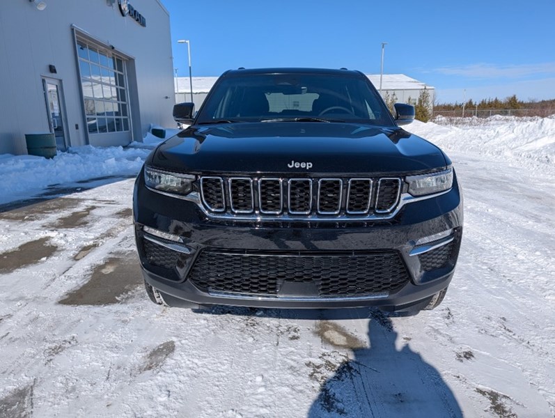 2025 Jeep Grand Cherokee Limited 4x4 | Pano Roof, Tow Package