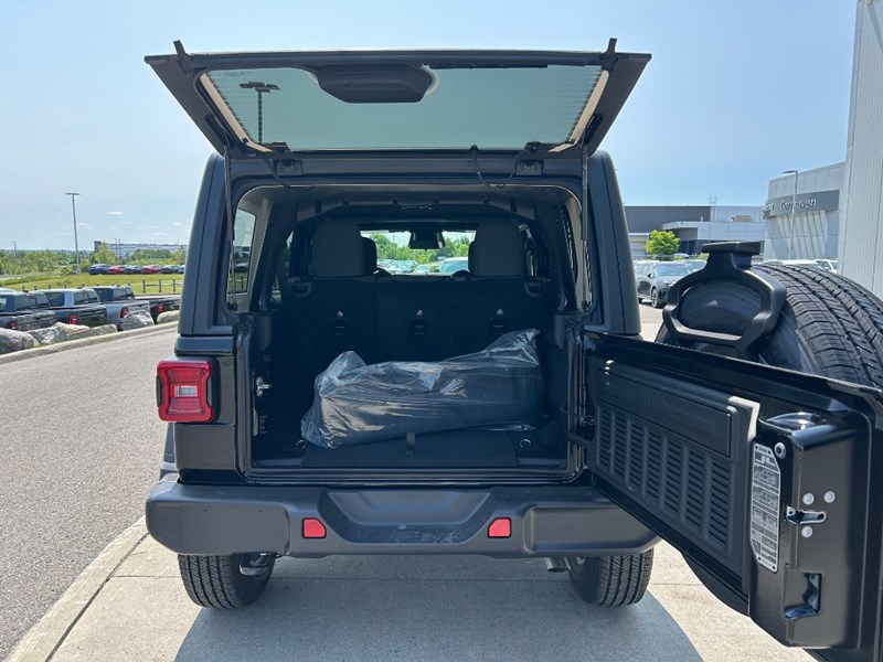 2025 Jeep Wrangler Sahara 4 Door 4x4