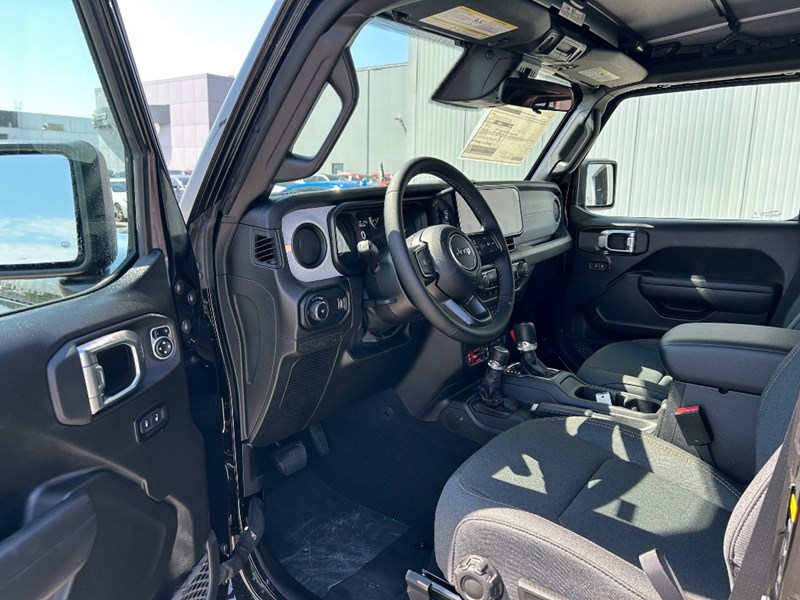 2025 Jeep Wrangler Willys 2 Door 4x4