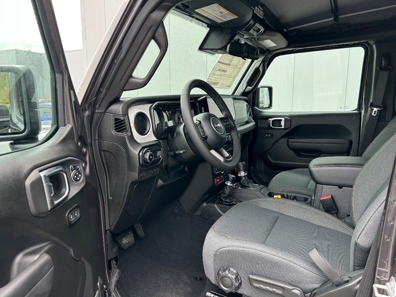 2025 Jeep Wrangler Willys 4 Door 4x4