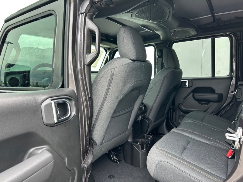 2025 Jeep Wrangler Willys 4 Door 4x4