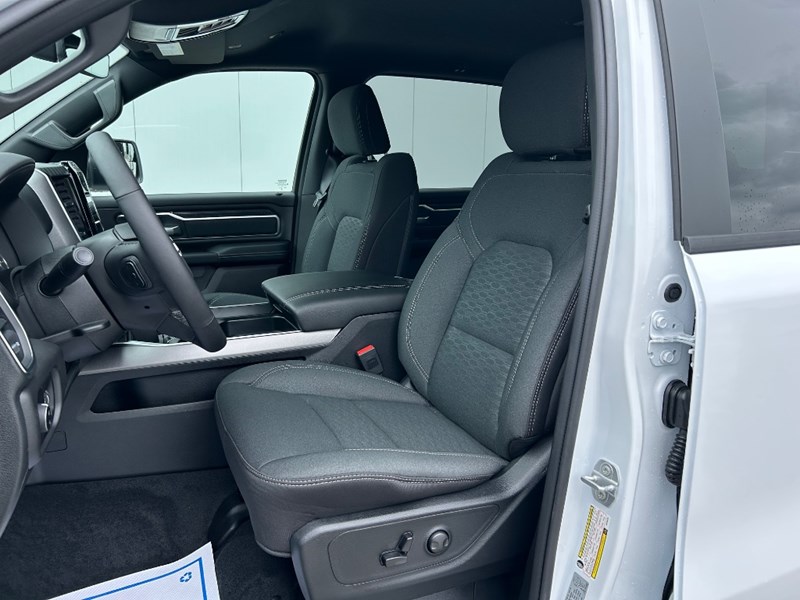 2025 RAM 1500 Big Horn 4x4 Crew Cab 5'7" Box