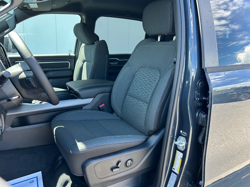 2025 RAM 1500 Big Horn 4x4 Crew Cab 5'7" Box