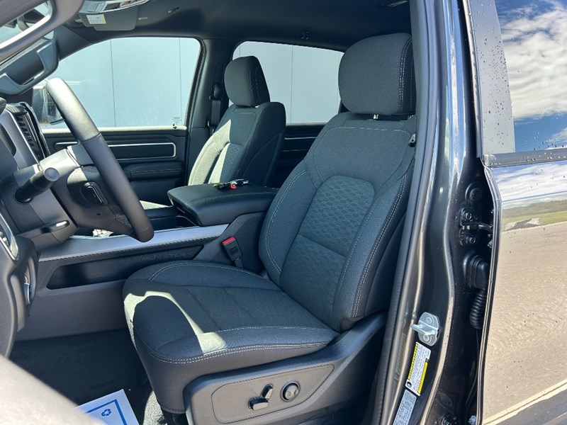 2025 RAM 1500 Big Horn 4x4 Crew Cab 5'7" Box