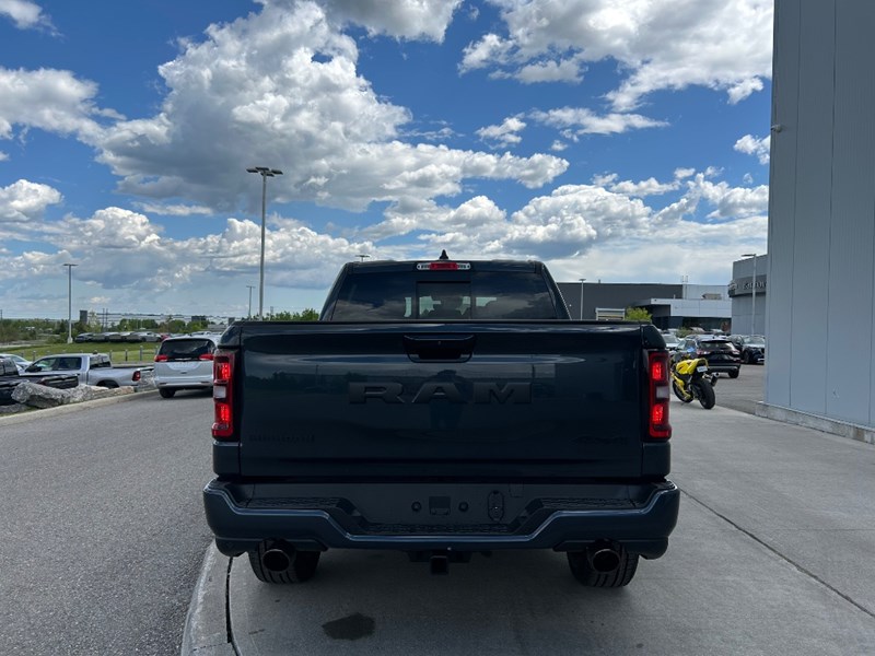 2025 RAM 1500 Big Horn 4x4 Crew Cab 5'7" Box
