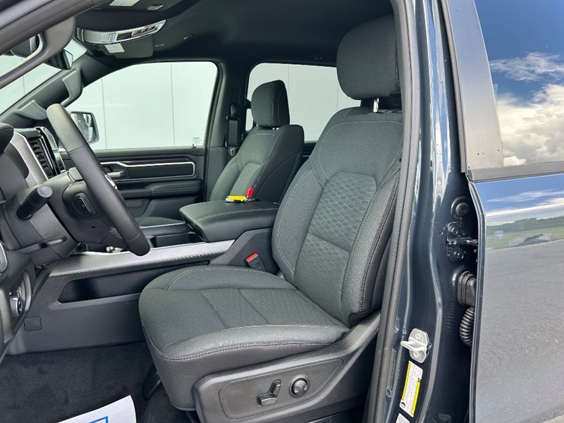 2025 RAM 1500 Big Horn 4x4 Crew Cab 5'7" Box