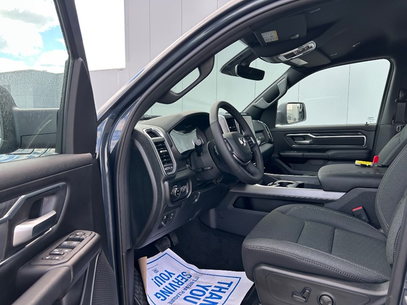 2025 RAM 1500 Big Horn 4x4 Crew Cab 5'7" Box