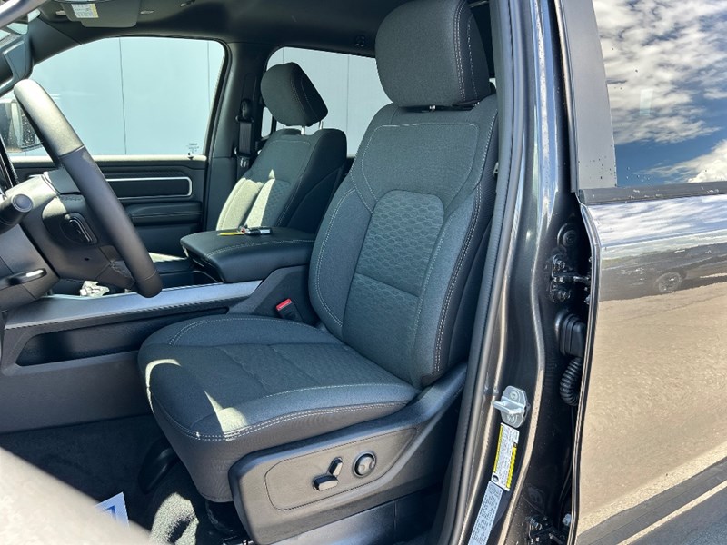 2025 RAM 1500 Big Horn 4x4 Crew Cab 5'7" Box
