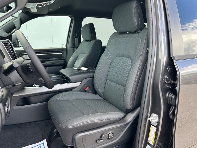 2025 RAM 1500 Big Horn 4x4 Crew Cab 5'7" Box