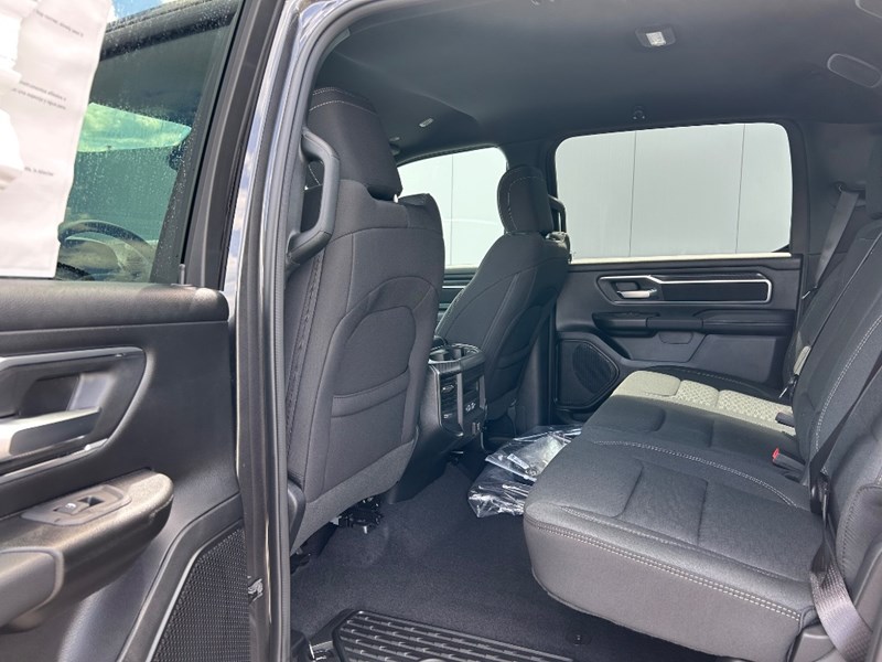 2025 RAM 1500 Big Horn 4x4 Crew Cab 5'7" Box
