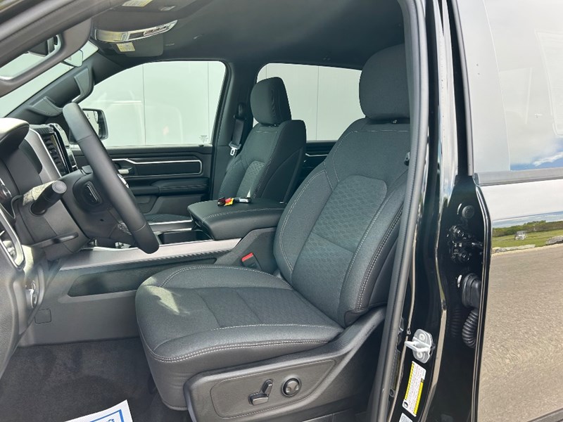 2025 RAM 1500 Big Horn 4x4 Crew Cab 5'7" Box